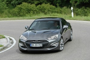 2013 Hyundai Genesis Coupé in der Frontansicht