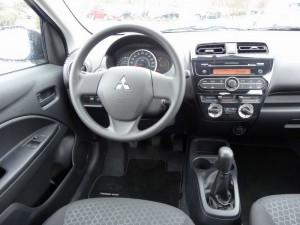 Das Cockpit des Mitsubishi Space Star