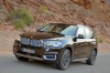 Die Front und Seitenpartie des neuen BMW X5