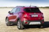Die Heckpartie des Opel Mokka in rot