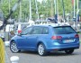 Blauer Volkswagen Golf Variant TSI Blue Motion Modellgeneration 2013