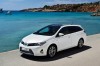 Die Front- und Seitenansicht des Toyota Auris Touring Sports