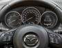 Der Tachometer des Mazda6 Limousine