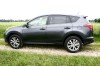 Die Seitenpartie des Toyota RAV4 2.2 D-D4 Executive