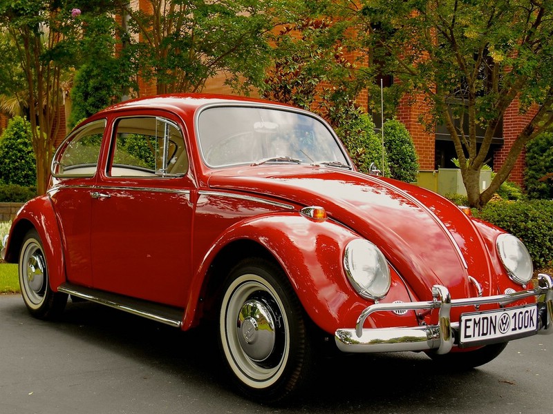 VW Käfer in rot aus Baujahr 1966