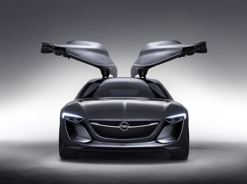 Opel Monza Concept mit Flügeltüren in der Frontansicht