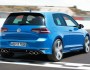 Blauer Volkswagen Golf R 2013 in der Heckansicht
