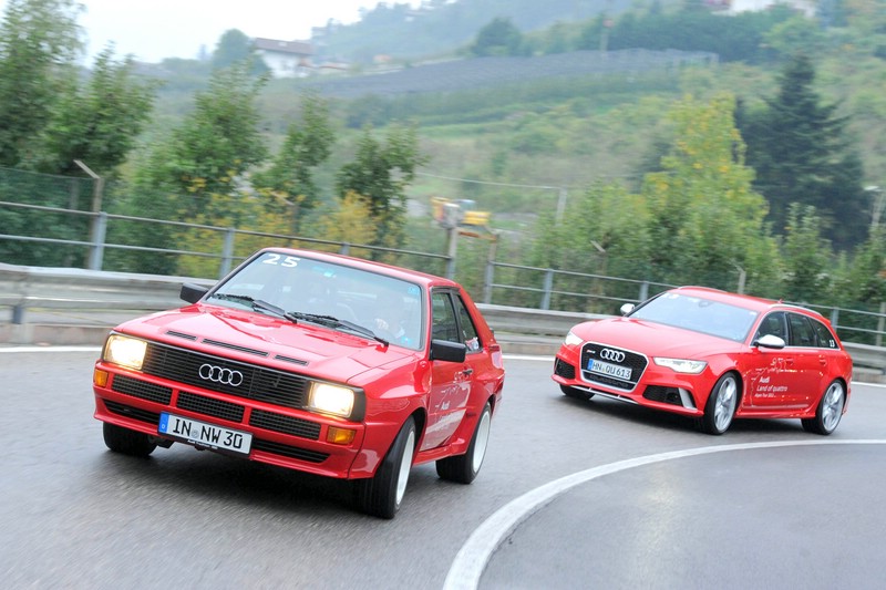 Roter Audi Sport quattro und RS6 Avant beiden von vorne