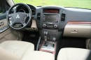 Das Cockpit des Mitsubishi Pajero 3.2 DI-D Instyle