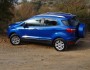 Blauer Ford Ecosport in der Seitenansicht