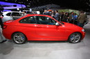 roter BMW M 235i auf der Detroiter Automesse NAIAS 2014