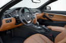 Innenraum des BMW 4er Cabrio mit Ledersitzen