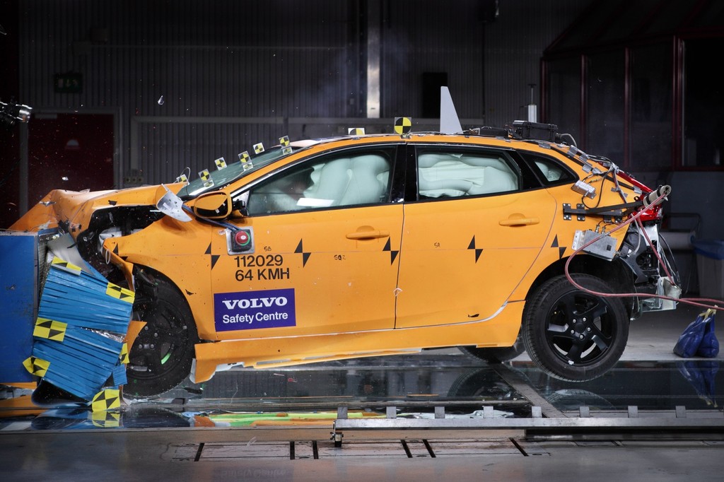Crashtest des Volvo V40 beim Euro NCAP