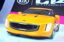 Konzeptauto Kia GT4 Stinger in gelb