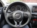 Das Multifunktionslenkrad des Kompakt-SUV Mazda CX-5