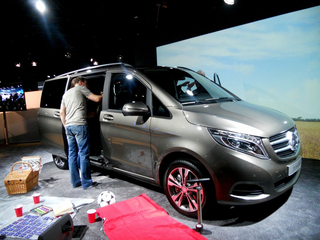 Mercedes Benz V Klasse 2014 Erste Fotos Ausstattung Motoren Und Weitere Infos Autosmotor De