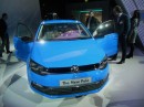 Die Frontpartie des Volkswagen Polo Facelift 2014 in blau