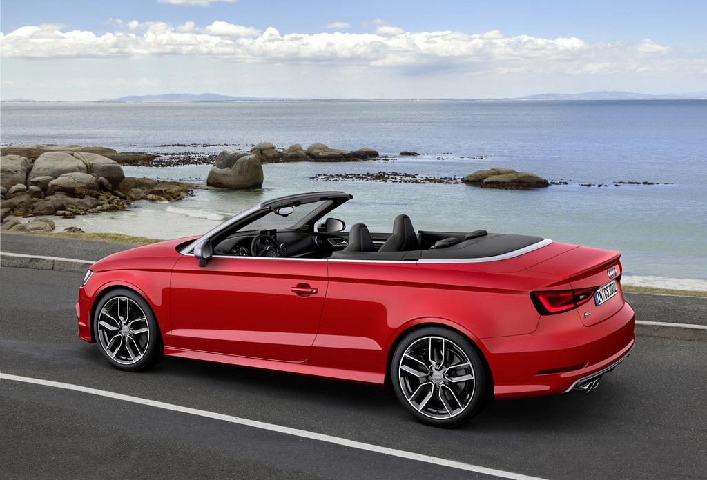 2014er Audi S3 Cabriolet in rot in der Seitenansicht