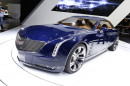 Die neue Cadillac-Studie Elmiraj auf einer Messe