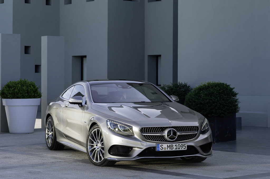 Mercedes-Benz S-Klasse Coupé 2014 in silber in der Frontansicht