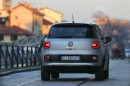 Minivan Fiat 500L als Sondermodell Beats Edition in der Heckansicht