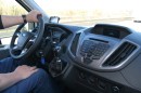 Das Cockpit des Kastenwagens Ford Transit 2014