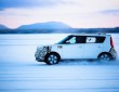 Der Kia Soul EV fährt rein elektrisch auf Schnee