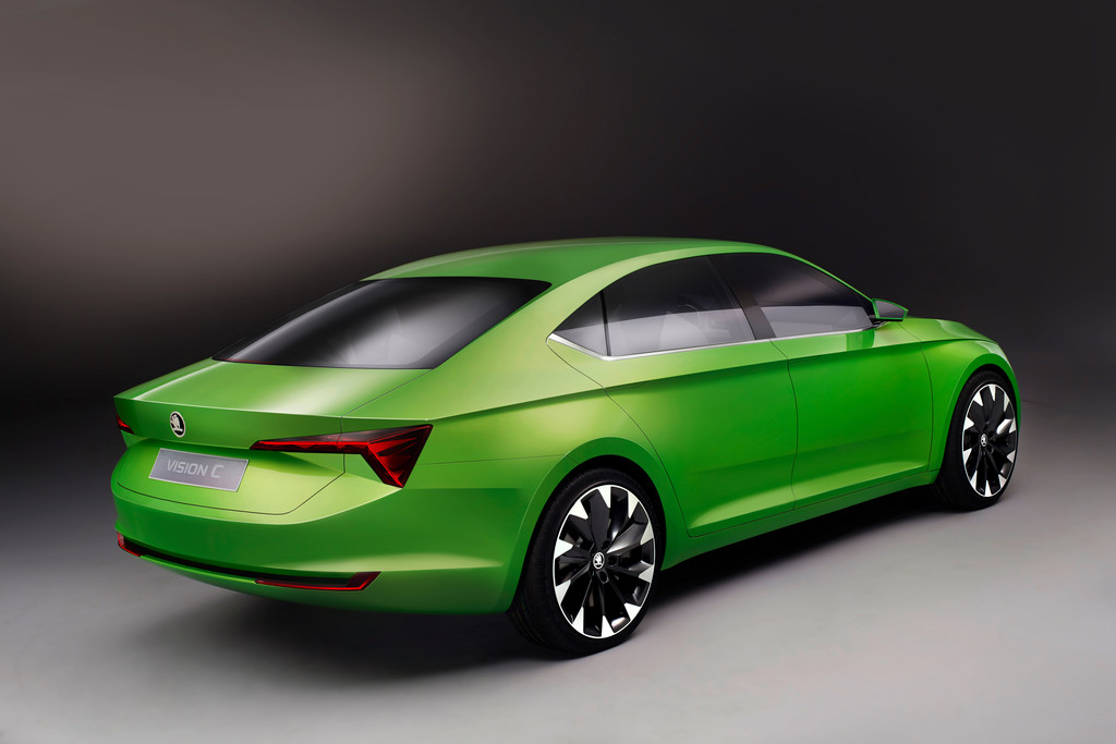 Erste Fotos vom Skoda Vision C in grün