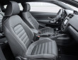 Die Vordersitze des modellgepflegten VW Scirocco 2014