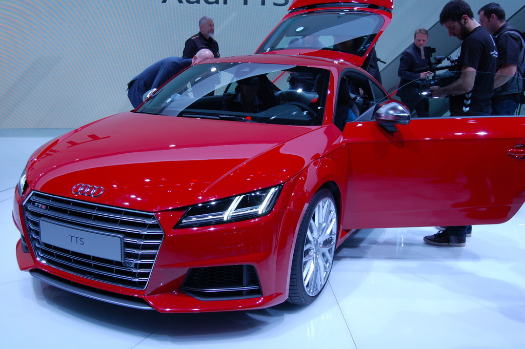 2014 Audi TT in rot auf dem Genfer Autosalon