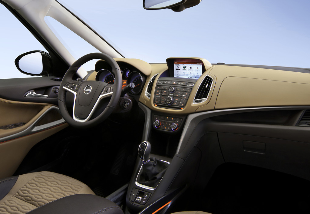 System CD 600 Intelli-Link im Opel Zafira Tourer