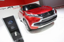 Konzeptauto Mitsubishi Concept XR-PHEV in rot