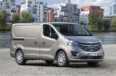 2014er Opel Vivaro als Kastenwagen in der Front- Seitenansicht