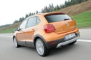 Die Heckpartie des VW CrossPolo in orange
