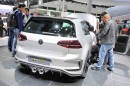 VW Golf R 400 auf der Pekinger Automesse Auto China 2014