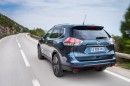 Fahraufnahme vom Nissan X-TRail in der Heckansicht