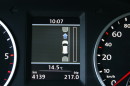 Der Parkassistent am Bildschirm des Volkswagen Tiguan 2.0 TDI,