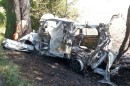 Der Ford Focus brennt nach Unfall völlig aus