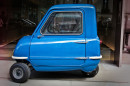 Blauer Einsitzer-Fahrzeug Peel P 50