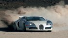 Bugatti Veyron Supersportwagen in der Wüste