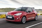Citroen DS3 e-HDi 90 Automatic Cabrio in rot in der Front- Seitenansicht bei der Fahrt