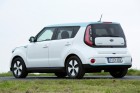 Elektroauto Kia Soul EV in weiß in der Heckansicht