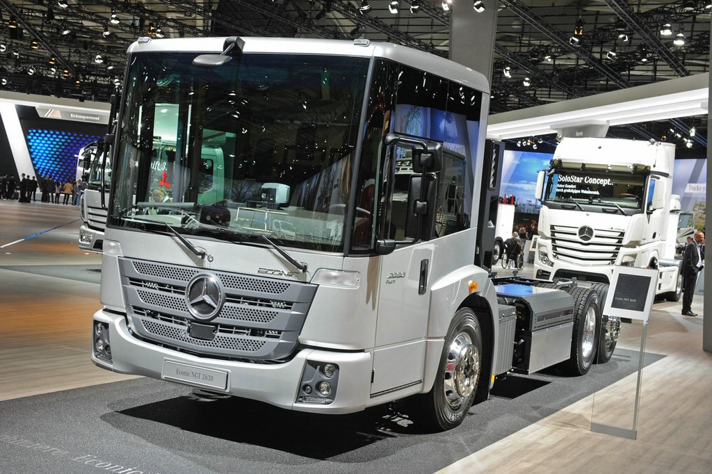 Mercedes-Benz Lkw Econic jetzt auch mit Erdgasmotor
