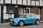 Mini Cooper SD 5-Türer in Hellblau Standaufnahme