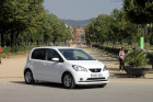 Seat Mii parkt im spanischen Barcelona