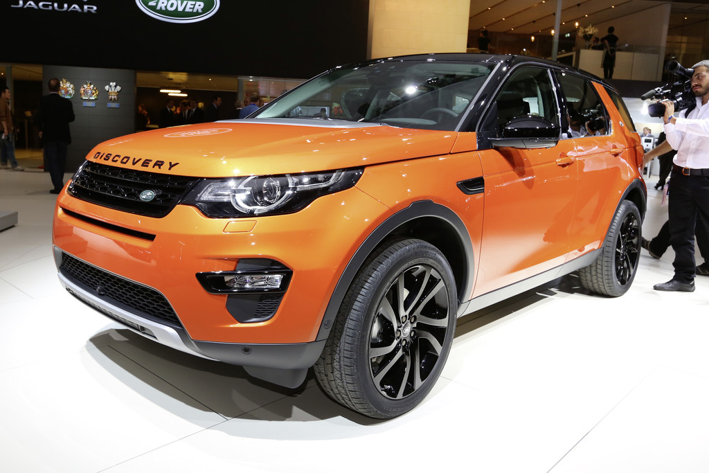 Auf dem Pariser Autosalon präsentiert Land Rover den neuen Discovery Sport