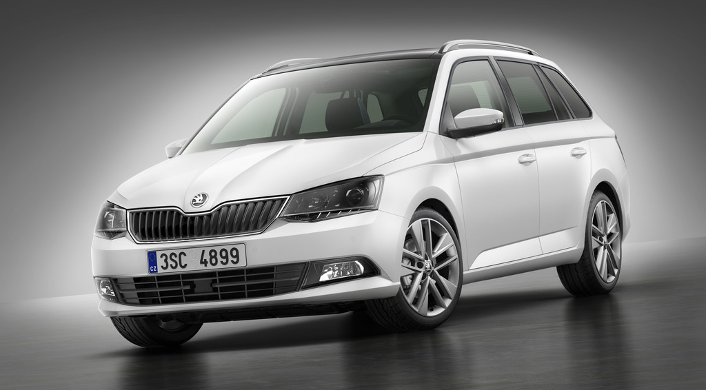 Weißer Skoda Fabia Combi in der Frontansicht